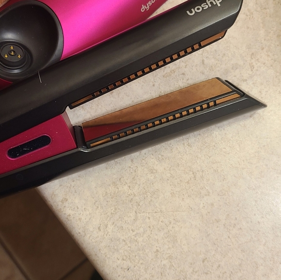 dyson Other - Dyson flat iron